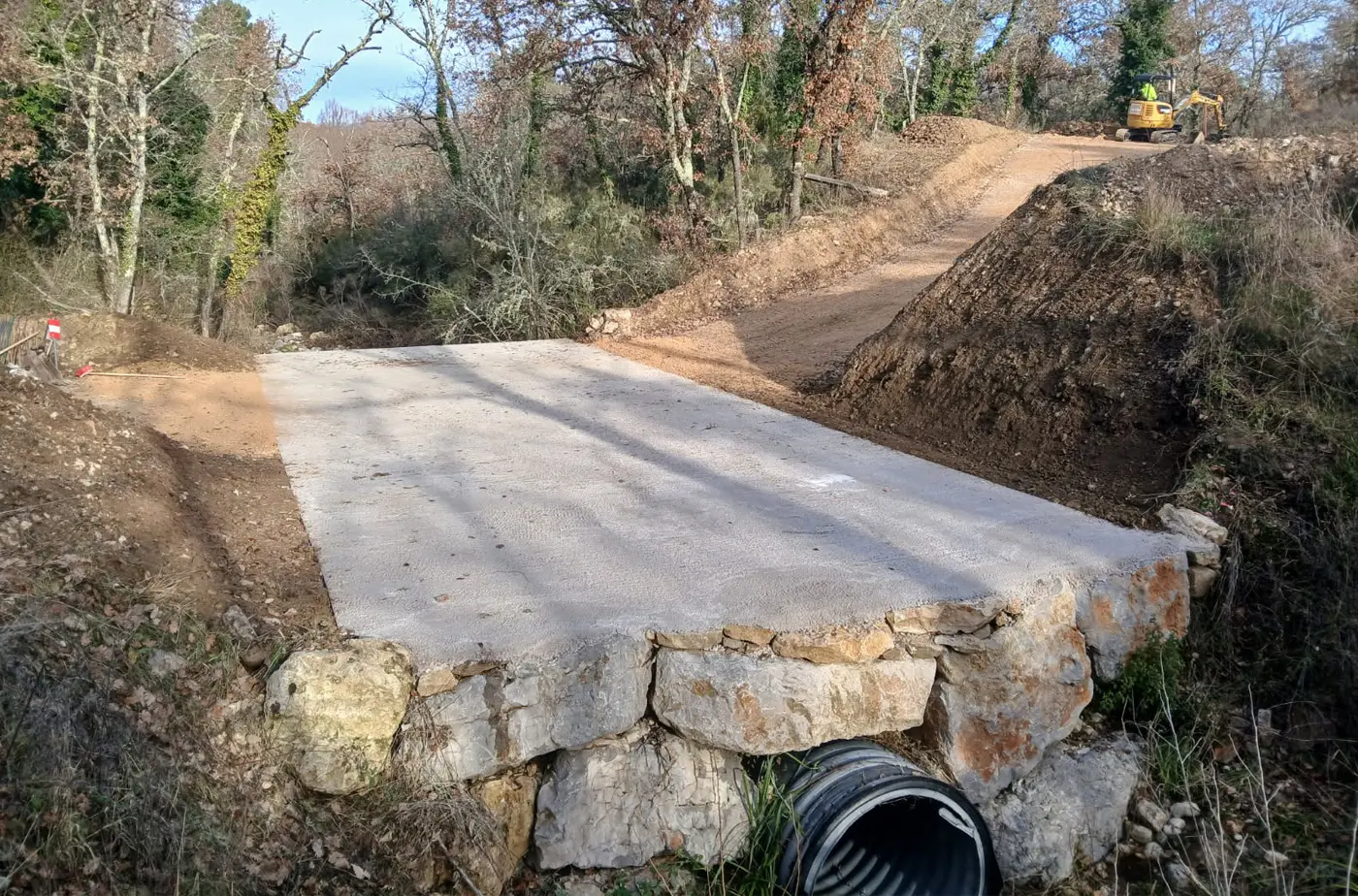 Aménagement gué piste DFCI