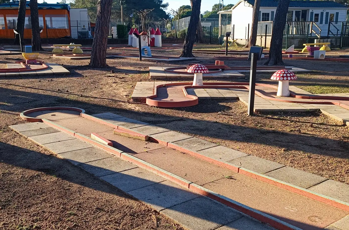 reamienagement-et-modification-jeux-mini-golf